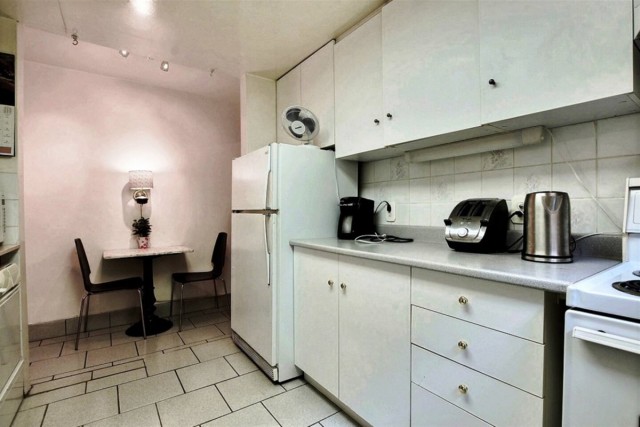 Cote-des-Neiges  1 b. $50/day. Apartment for rent in Cote-des-Neiges