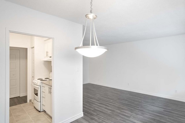 Montreal-West Apartment 1 b. $1,395/month. Apartment for rent in Montreal-West