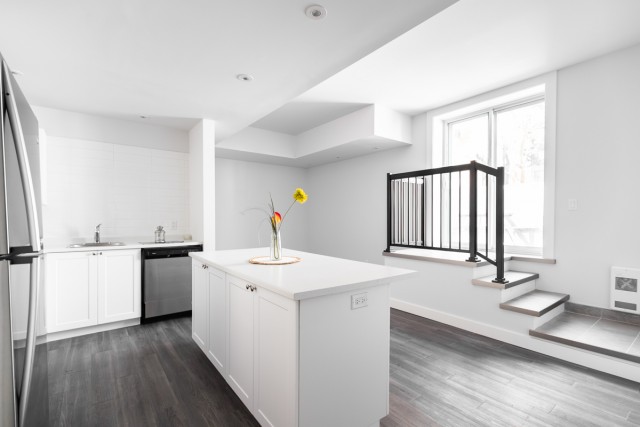 Plateau Mont-Royal Apartment Studio $1,305/month. Apartment for rent in Plateau Mont-Royal