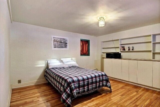 Cote-des-Neiges  3 b. $107/day. Apartment for rent in Cote-des-Neiges