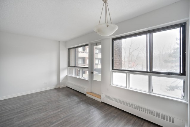 Cote-des-Neiges Apartment 2 b. $1,890/month. Apartment for rent in Cote-des-Neiges