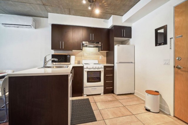  2 1/2 Quartier latin et centre-sud 71 $/jour. Appartement à louer Quartier latin et centre-sud