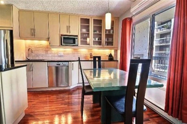 Downtown - Montreal  1 b. $70/day. Apartment for rent in Downtown - Montreal