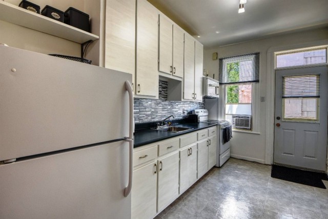  2 1/2 Plateau Mont-Royal 58 $/jour. Appartement à louer Plateau Mont-Royal