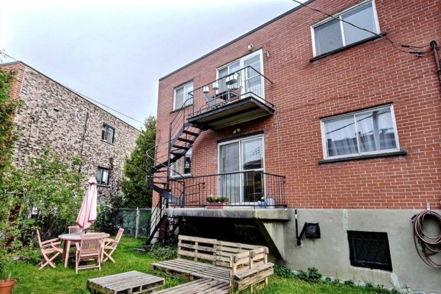 Mercier and Nouveau-Rosemont  3 b. $87/day. Apartment for rent in Mercier and Nouveau-Rosemont