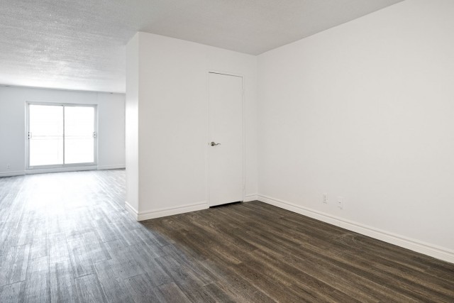 Plateau Mont-Royal Apartment 2 b. $2,055/month. Apartment for rent in Plateau Mont-Royal