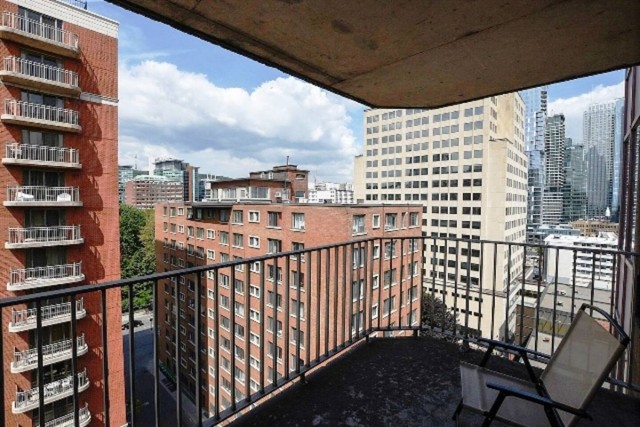 Downtown - Montreal  1 b. $52/day. Apartment for rent in Downtown - Montreal