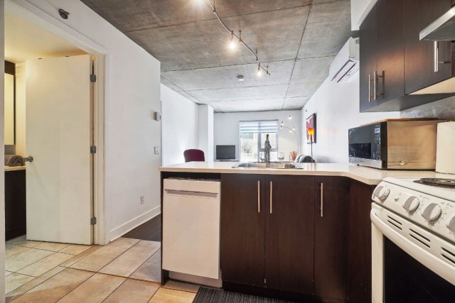  2 1/2 Quartier latin et centre-sud 71 $/jour. Appartement à louer Quartier latin et centre-sud