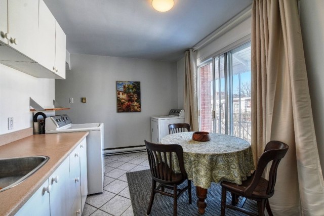 Rosemont,  Petite-Patrie  1 b. $57/day. Apartment for rent in Rosemont,  Petite-Patrie