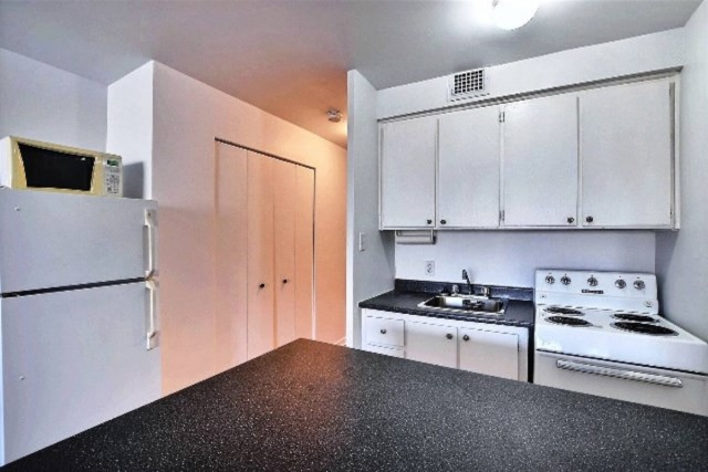  2 1/2 Centre-ville - Montréal 47 $/jour. Appartement à louer Centre-ville - Montréal