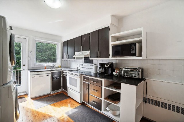 Cote-des-Neiges  2 b. $110/day. Apartment for rent in Cote-des-Neiges