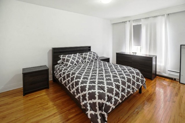 Cote-des-Neiges  2 b. $110/day. Apartment for rent in Cote-des-Neiges