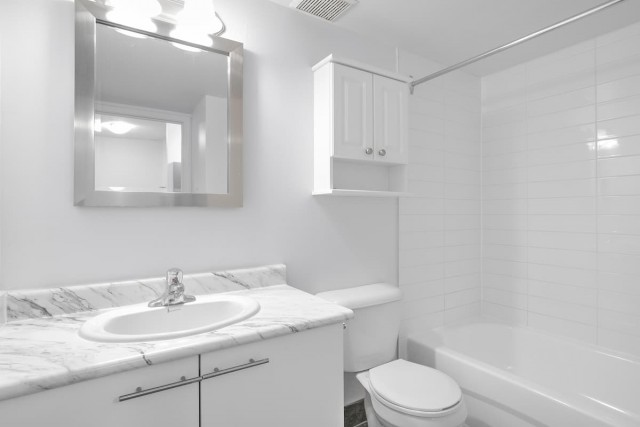 Quartier latin and south-central Apartment Studio $1,390/month. Apartment for rent in Quartier latin and south-central