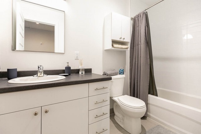 Notre-Dame-de-Grace Apartment 3 b. $2,365/month. Apartment for rent in Notre-Dame-de-Grace
