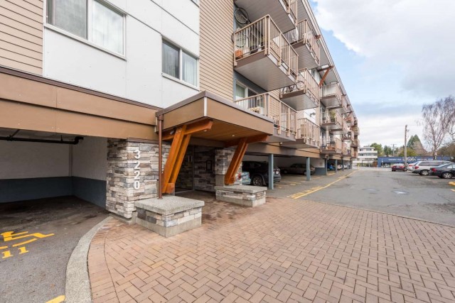 Victoria Apartment 1 b. $2,095/month. Apartment for rent in Victoria
