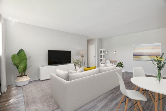 London Apartment Studio $1,355/month. Apartment for rent in London
