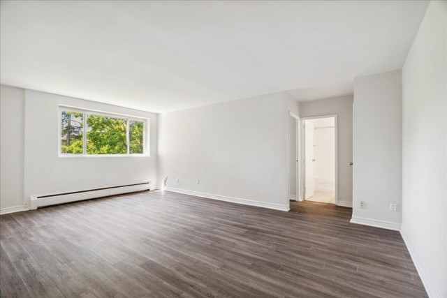 London Apartment Studio $1,355/month. Apartment for rent in London