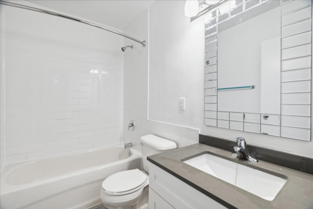 London Apartment Studio $1,355/month. Apartment for rent in London