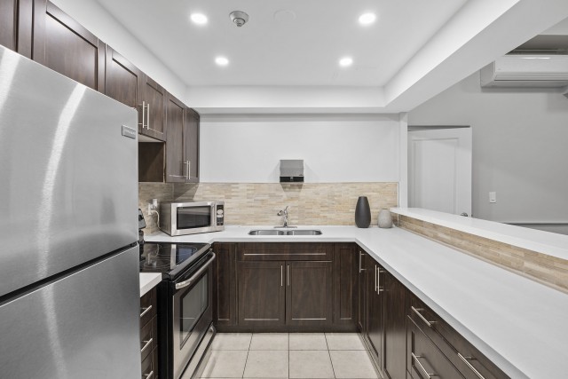 Mississauga Apartment 1 b. $1,925/month. Apartment for rent in Mississauga