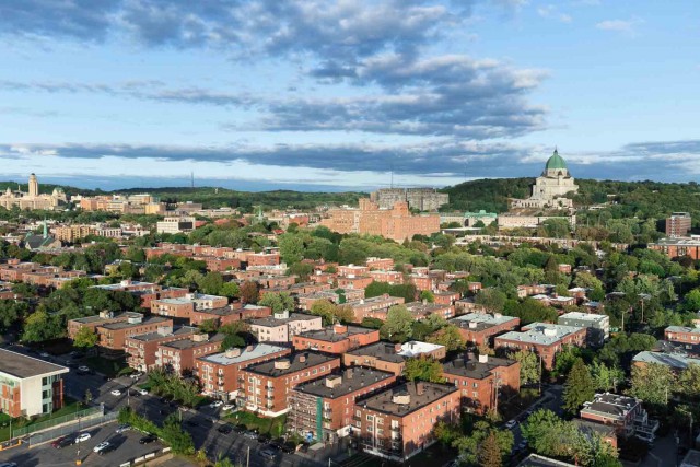 Cote-des-Neiges Apartment 2 b. $1,660/month. Apartment for rent in Cote-des-Neiges