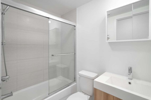 Cote-des-Neiges Apartment 2 b. $1,795/month. Apartment for rent in Cote-des-Neiges