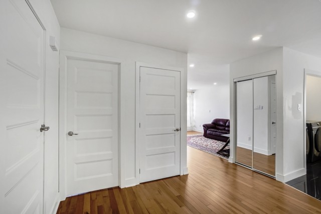 Anjou  3 b. $100/day. Apartment for rent in Anjou