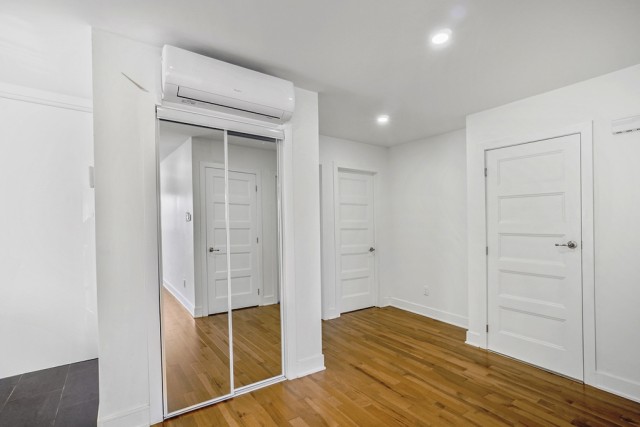 Anjou  3 b. $100/day. Apartment for rent in Anjou