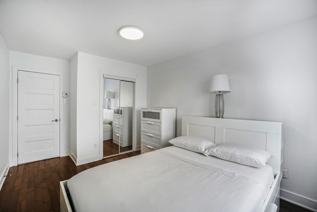 Anjou  3 b. $100/day. Apartment for rent in Anjou