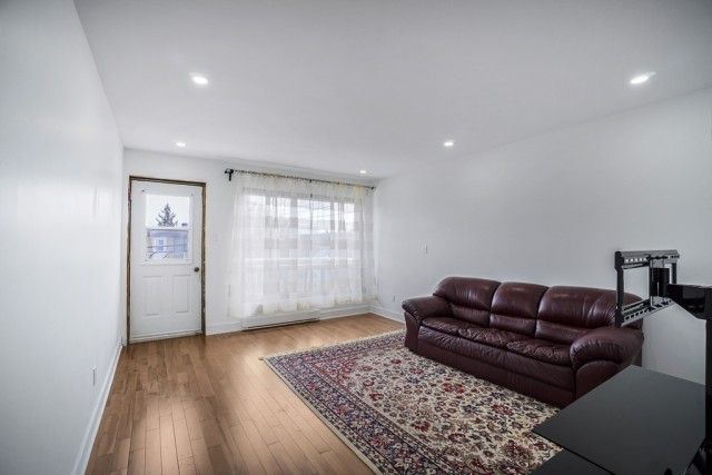 Anjou  3 b. $100/day. Apartment for rent in Anjou