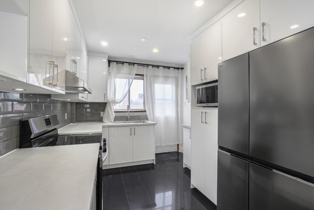 Anjou  3 b. $100/day. Apartment for rent in Anjou