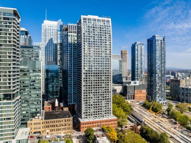 Downtown - Montreal Apartment 1-2 b. $1,900/month. Apartment for rent in Downtown - Montreal