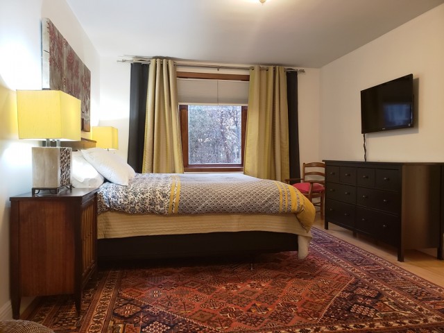 Cote-des-Neiges  3 b. $115/day. Apartment for rent in Cote-des-Neiges