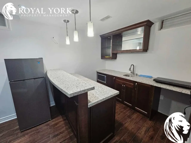 Mississauga Apartment 1 b. $1,500/month. Apartment for rent in Mississauga