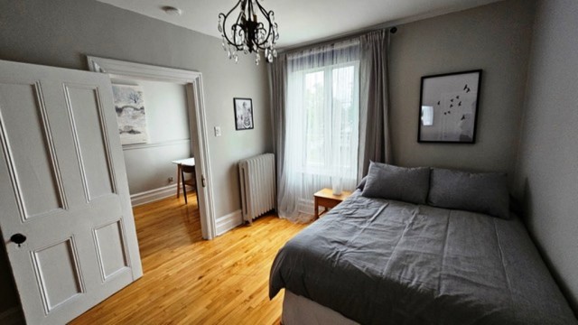 Longueuil  3 b. $90/day. Apartment for rent in Longueuil