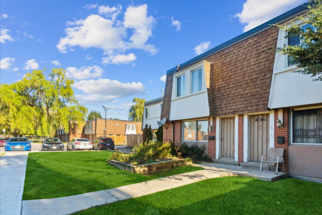 Mississauga Apartment 3 b. $2,995/month. Apartment for rent in Mississauga