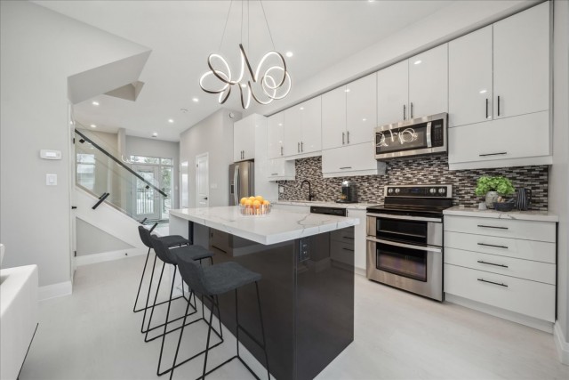 London Apartment 2 b. $2,150/month. Apartment for rent in London
