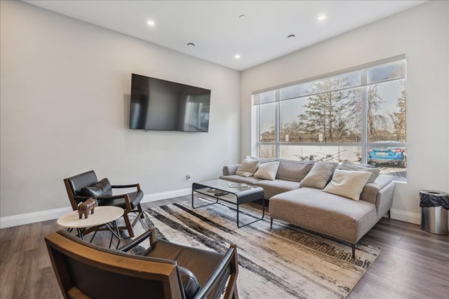 London Apartment 2-3 b. $2,495/month. Apartment for rent in London