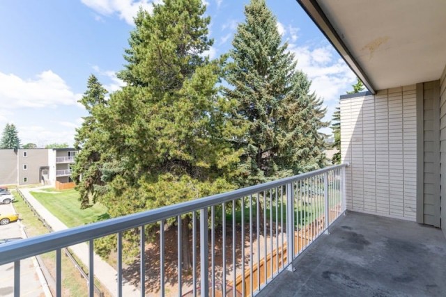 Edmonton House 3 b. $1,829/month. Apartment for rent in Edmonton