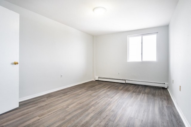 Appartement 4 1/2 London 1 730 $/mois. Appartement à louer London