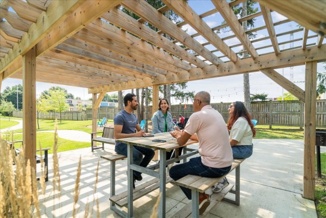 Appartement 3 1/2 London 2 150 $/mois. Appartement à louer London