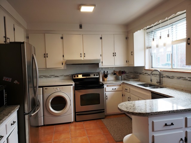  5 1/2 Côte-des-Neiges 115 $/jour. Appartement à louer Côte-des-Neiges