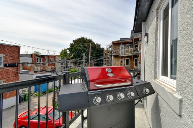 Mercier and Nouveau-Rosemont  1 b. $54/day. Apartment for rent in Mercier and Nouveau-Rosemont