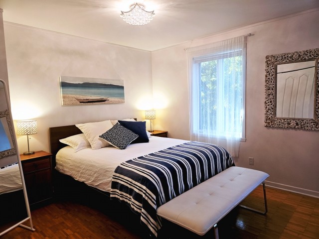 Longueuil  3 b. $110/day. Apartment for rent in Longueuil