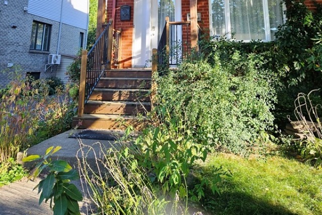 Longueuil  3 b. $110/day. Apartment for rent in Longueuil