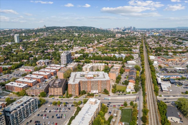 Notre-Dame-de-Grace Apartment 3 b. $1,750/month. Apartment for rent in Notre-Dame-de-Grace