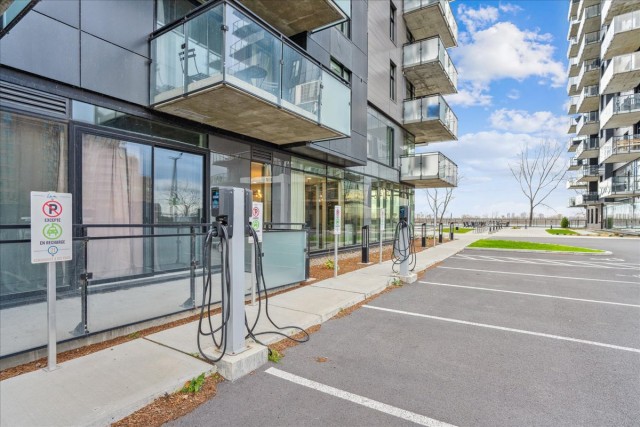 Brossard Apartment 1 b. $1,795/month. Apartment for rent in Brossard