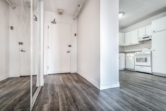 Quartier latin and south-central Apartment Studio $1,095/month. Apartment for rent in Quartier latin and south-central