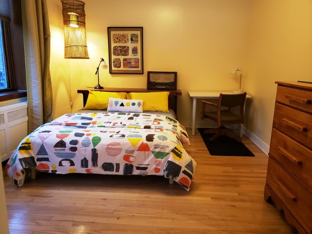 Cote-des-Neiges  3 b. $115/day. Apartment for rent in Cote-des-Neiges