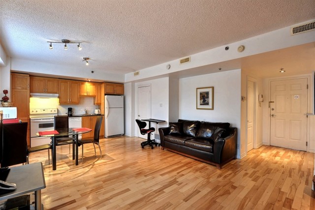 Downtown - Montreal  1 b. $78/day. Apartment for rent in Downtown - Montreal