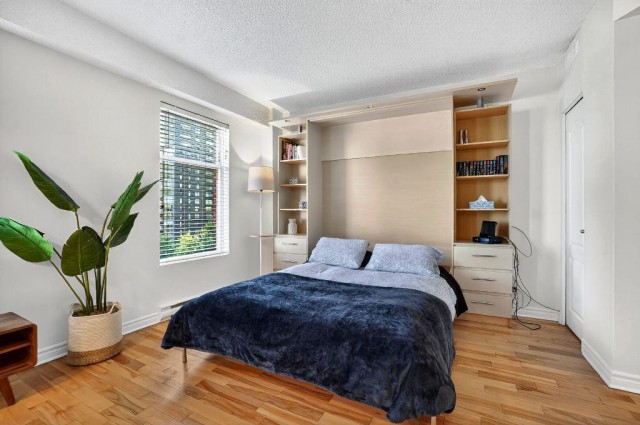 Downtown - Montreal  1 b. $78/day. Apartment for rent in Downtown - Montreal